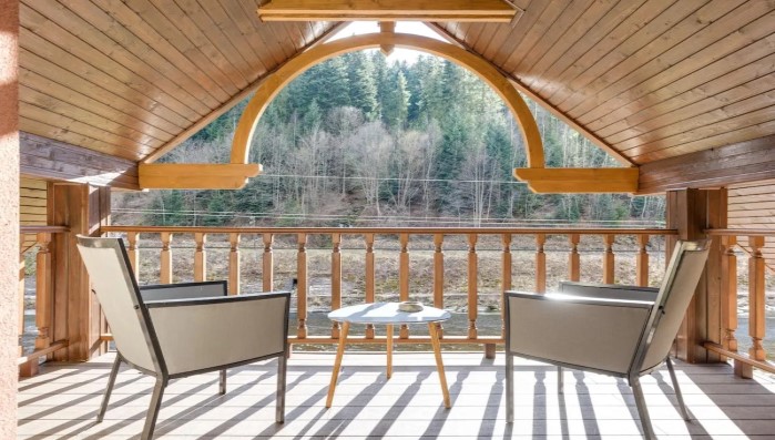 A Comprehensive Guide About the Parts of Deck Railing